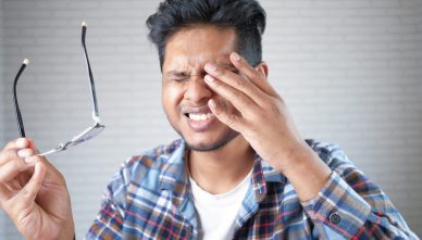 When Should You Visit an Eye Specialist? 10 Warning Signs You Shouldn’t Ignore